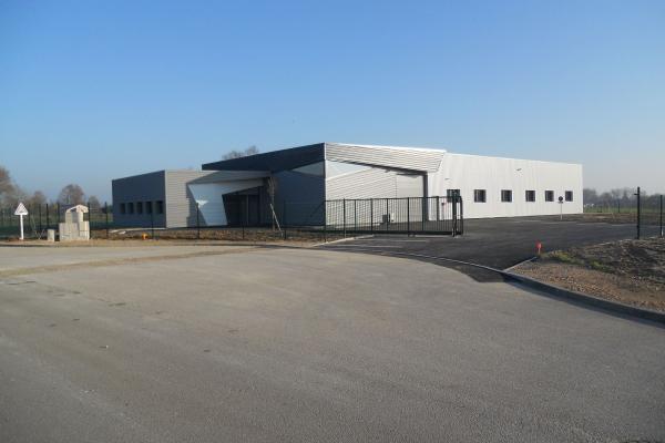 Créée en 2009, GLASS INOV  impose son savoir-faire dans la fabrication de châssis vitrés et de portes vitrées et confie son projet de construction à Cristalead Ingénierie sur la commune de Crass-sur-Reyssouze (01)