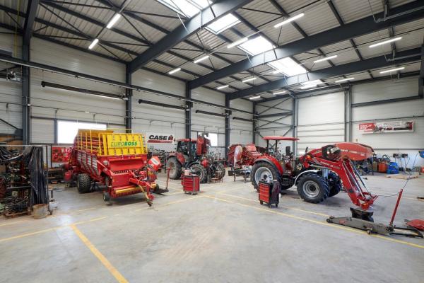Le Groupe Coste qui commercialise et répare les machines agricoles, étend son site de Poligny (39)